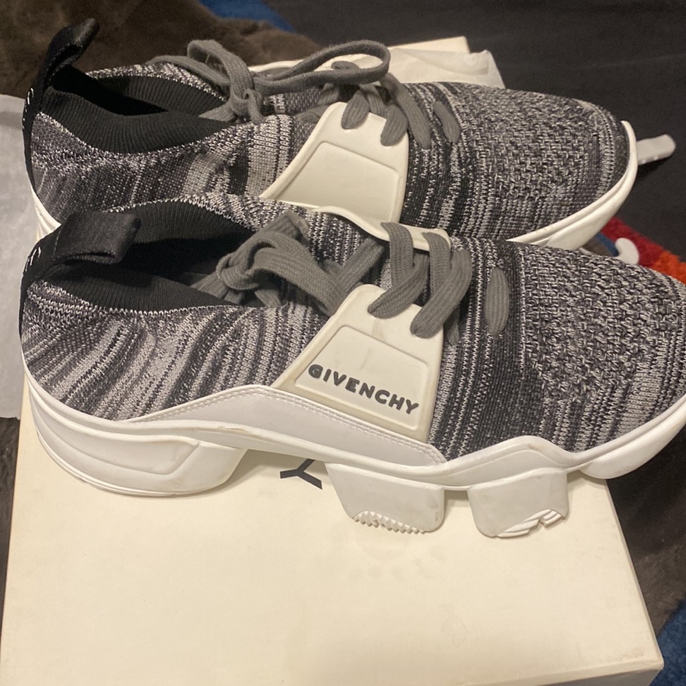 Shoes - Picture 2 of 6